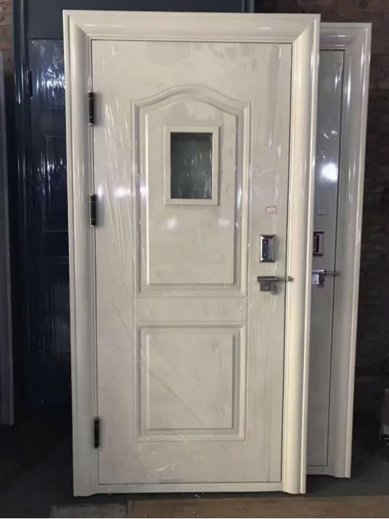 迭部学校教室门