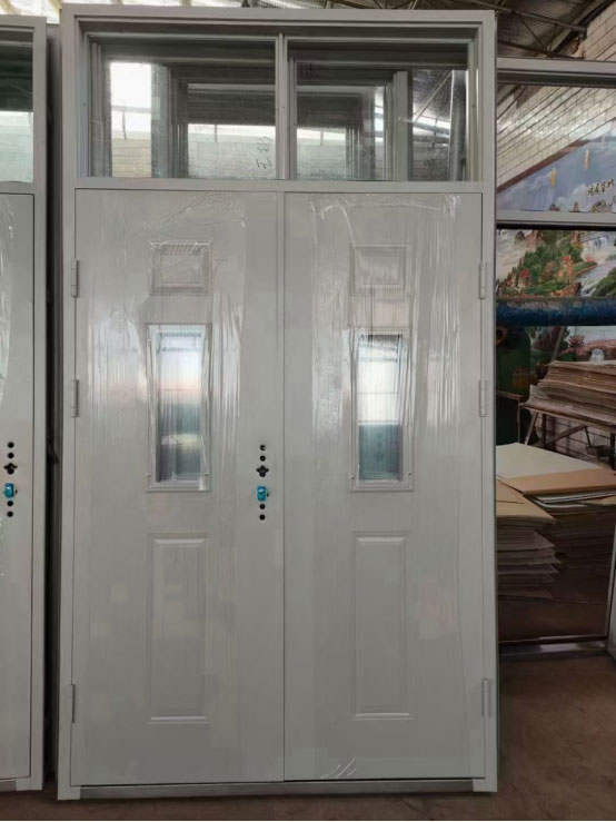 迭部学校教室门