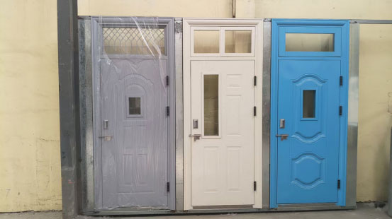 迭部学校教室门