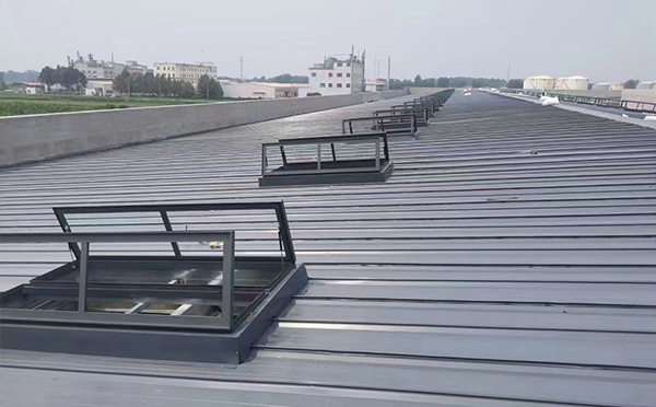 某中学室内体育馆迭部排烟窗改造项目