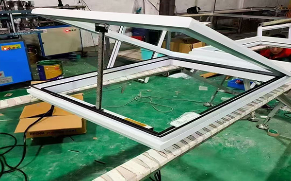 某地下车库出入口迭部排烟窗配置工程